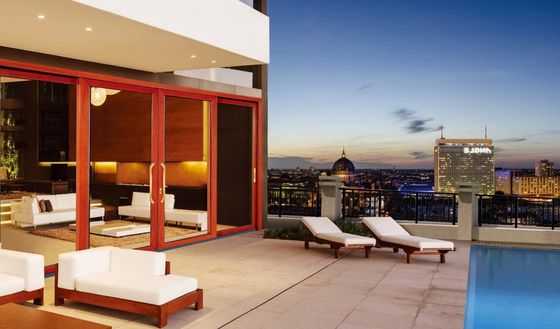 टेम्पर्ड क्लियर ग्लास एल्यूमीनियम स्लाइडिंग डोर थर्मल ब्रेक मल्टी स्लाइड पैटियो डोर