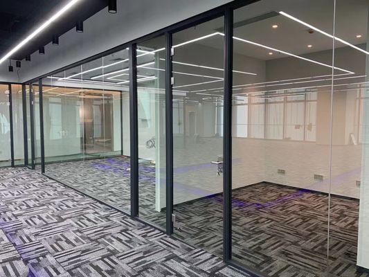 आइसोलेटेड टेम्पर्ड क्लियर ग्लास एल्यूमीनियम स्विंगिंग किचन दरवाजे अनुकूलित