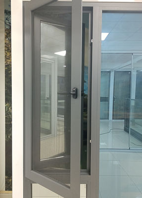 आधुनिक एल्यूमीनियम स्विंग विंडो लंबे समय तक चलने वाली इनडोर केसमेंट विंडो