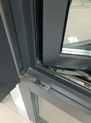 आवासीय एल्यूमीनियम स्विंग विंडो आसान सफाई अंदर की ओर खोलने वाली खिड़की