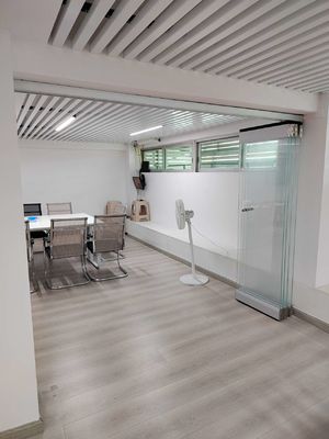 तूफान प्रतिरोधी टेम्पर्ड ग्लास द्विगुट दरवाजा उच्च सुरक्षा अनुकूलन योग्य