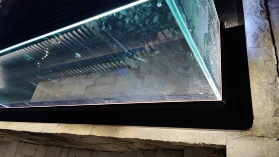 एलईडी लाइट के साथ फ्रेम रहित एल्यूमीनियम और ग्लास रेलिंग आयताकार आकार