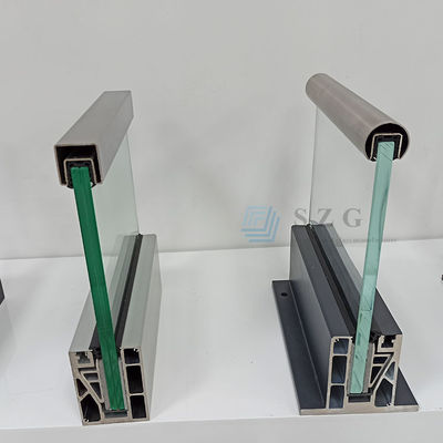 एलईडी लाइट ग्लास बैलस्ट्रेड एल्यूमीनियम आधुनिक रेलिंग डिजाइन फ्रेमलेस टेम्पर्ड ग्लास आउटडोर बालकनी रेलिंग