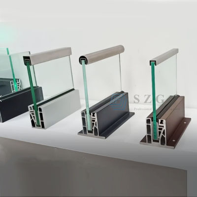 एसजीसीसी टेम्पर्ड ग्लास यू चैनल ग्लास बैलस्ट्रेड स्थिर संरचना एलईडी लाइट