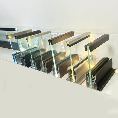 एलईडी लाइट के साथ 12 मिमी सीढ़ी फ्रेमलेस ग्लास बालकनी रेलिंग यू चैनल