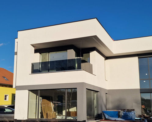 अनुकूलित चिकनी फ्रेमलेस ग्लास बैलस्ट्रेड धूल का सबूत और आसान सफाई