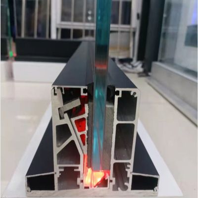 एलईडी रोशनी और 5 वर्ष से अधिक की वारंटी के साथ ओपन व्यू फ्रेमलेस ग्लास यू चैनल रेलिंग