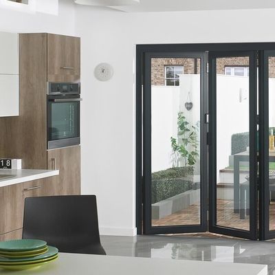 सम्मेलन केंद्रों के लिए सोने के ओक में टेम्पर्ड ग्लास एल्यूमीनियम फोल्डिंग विंडो