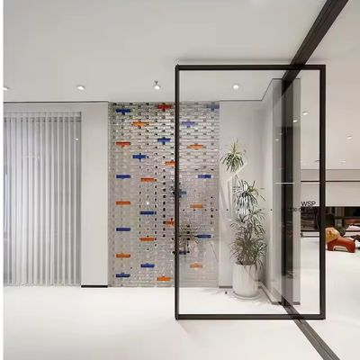 स्टेनलेस स्टील आंतरिक एल्यूमीनियम धुरीदार दरवाजा स्पष्ट ग्लास और 1.8 मिमी फ्रेम मोटाई के साथ