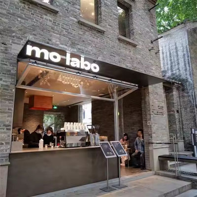 ऊर्ध्वाधर एल्यूमीनियम द्वि-भुजाऊ खिड़की अनुकूलित ग्लास और फ्रेम के साथ उच्च ऊर्जा दक्षता