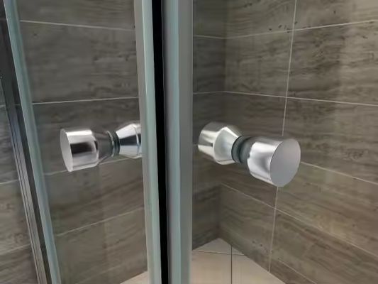 ऑक्सीकरण फिनिश के साथ 50 साल की जीवन अवधि और 24 घंटे ऑनलाइन समर्थन वाली टिकाऊ एल्यूमीनियम स्लाइडिंग दरवाजा