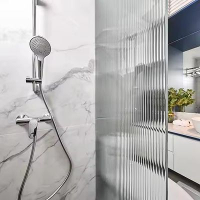 आंतरिक कांच विभाजन दरवाजा जिसमें 1.4 मिमी प्रोफाइल मोटाई वाला फ्रॉस्टेड ग्लास और 50 साल का जीवनकाल है