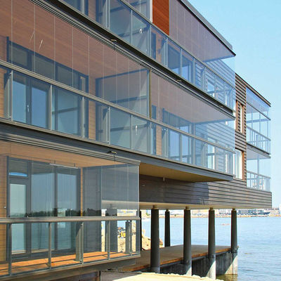 पाँच साल की वारंटी और टेम्पर्ड लैमिनेटेड ग्लास के साथ अनुकूलन योग्य यू चैनल ग्लास रेलिंग