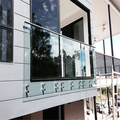 8-12 मिमी टेम्पर्ड ग्लास और 0.8 मीटर - 1.2 मीटर ऊंचाई के साथ फ्रेमलेस ग्लास बालकनी रेलिंग, अनुकूलन योग्य स्टैंडऑफ़ रेलिंग सिस्टम