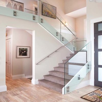 कस्टमाइज्ड सीढ़ी रेलिंग टेम्पर्ड ग्लास फेंस फॉर इंटीरियर सीढ़ी बालकनी